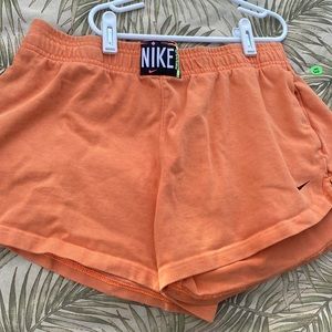 Nike Woman’s Shorts Size M